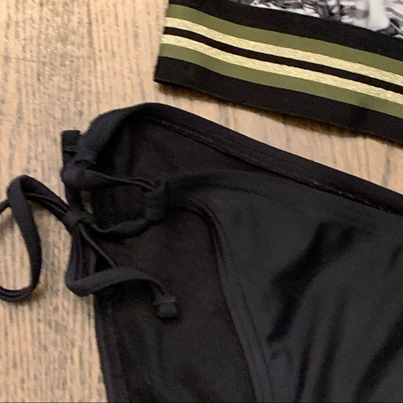 Xhilaration Triangle Bikini Top & Black Bottoms - Picture 3 of 9